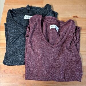 Abercrombie & Fitch Heathered Burgundy and Black Soft Tees